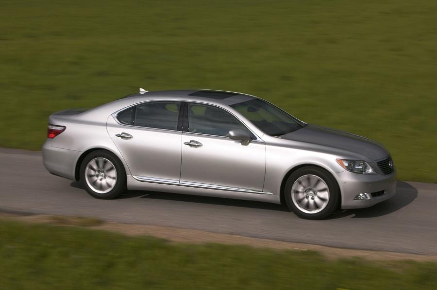  Lexus LS460 2009 года  (фото 15 из 23)